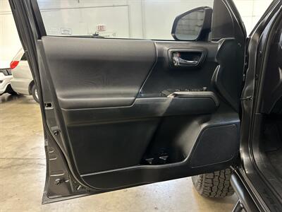 2017 Toyota Tacoma TRD Off-Road   - Photo 25 - Portland, OR 97220