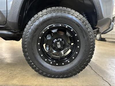 2017 Toyota Tacoma TRD Off-Road   - Photo 10 - Portland, OR 97220