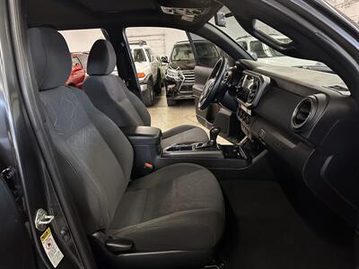 2017 Toyota Tacoma TRD Off-Road   - Photo 16 - Portland, OR 97220