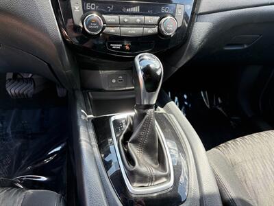 2019 Nissan Rogue SV   - Photo 16 - Hagerstown, MD 21740