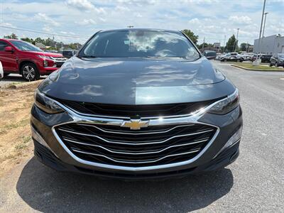 2020 Chevrolet Malibu LT   - Photo 2 - Hagerstown, MD 21740