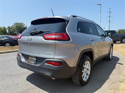 2015 Jeep Cherokee Latitude   - Photo 7 - Hagerstown, MD 21740
