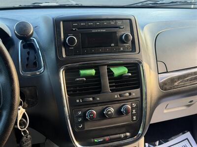 2013 Dodge Grand Caravan American Value Package HANDICAP WHEELCHAIR ACCESSIBLE VAN - Photo 15 - Sacramento, CA 95821