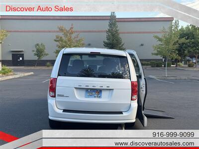 2013 Dodge Grand Caravan American Value Package HANDICAP WHEELCHAIR ACCESSIBLE VAN - Photo 5 - Sacramento, CA 95821