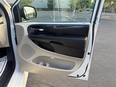2013 Dodge Grand Caravan American Value Package HANDICAP WHEELCHAIR ACCESSIBLE VAN - Photo 16 - Sacramento, CA 95821