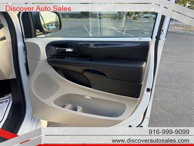 2013 Dodge Grand Caravan American Value Package HANDICAP WHEELCHAIR ACCESSIBLE VAN - Photo 16 - Sacramento, CA 95821