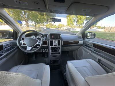 2009 Chrysler Town & Country Touring  HANDICAP WHEELCHAIR ACCESSIBLE VAN - Photo 19 - Sacramento, CA 95821