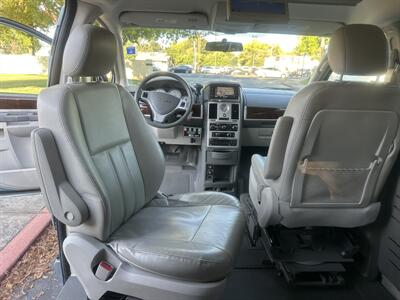 2009 Chrysler Town & Country Touring  HANDICAP WHEELCHAIR ACCESSIBLE VAN - Photo 36 - Sacramento, CA 95821