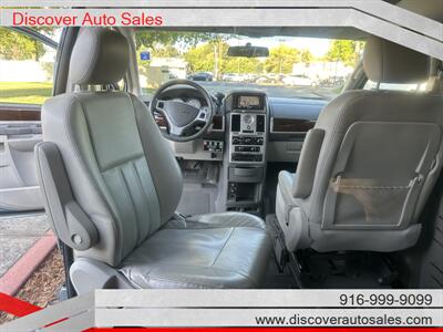 2009 Chrysler Town & Country Touring  HANDICAP WHEELCHAIR ACCESSIBLE VAN - Photo 36 - Sacramento, CA 95821