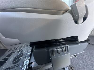2009 Chrysler Town & Country Touring  HANDICAP WHEELCHAIR ACCESSIBLE VAN - Photo 33 - Sacramento, CA 95821