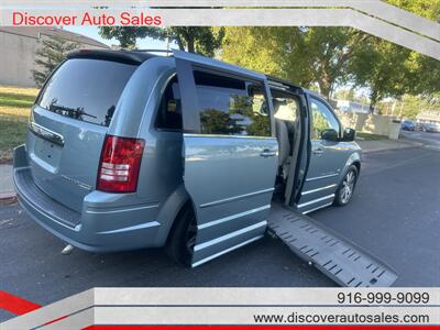 2009 Chrysler Town & Country Touring  HANDICAP WHEELCHAIR ACCESSIBLE VAN - Photo 5 - Sacramento, CA 95821
