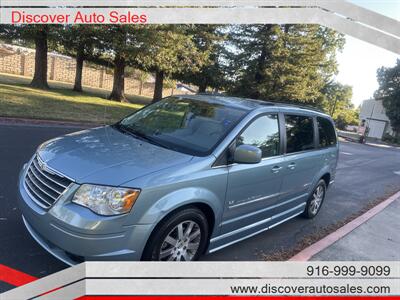 2009 Chrysler Town & Country Touring  HANDICAP WHEELCHAIR ACCESSIBLE VAN - Photo 14 - Sacramento, CA 95821