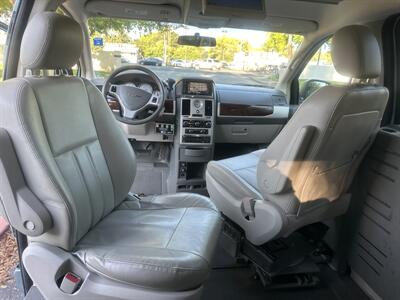 2009 Chrysler Town & Country Touring  HANDICAP WHEELCHAIR ACCESSIBLE VAN - Photo 37 - Sacramento, CA 95821