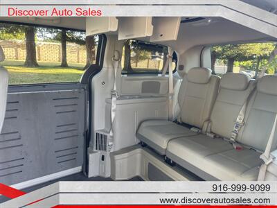 2009 Chrysler Town & Country Touring  HANDICAP WHEELCHAIR ACCESSIBLE VAN - Photo 22 - Sacramento, CA 95821