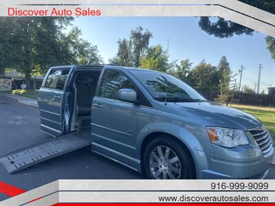 2009 Chrysler Town & Country Touring  HANDICAP WHEELCHAIR ACCESSIBLE VAN - Photo 3 - Sacramento, CA 95821