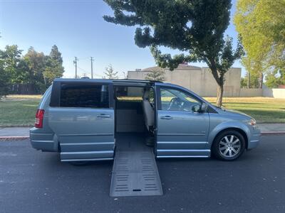 2009 Chrysler Town & Country Touring  HANDICAP WHEELCHAIR ACCESSIBLE VAN - Photo 4 - Sacramento, CA 95821