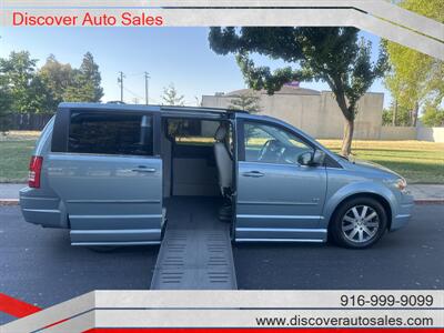 2009 Chrysler Town & Country Touring  HANDICAP WHEELCHAIR ACCESSIBLE VAN - Photo 6 - Sacramento, CA 95821