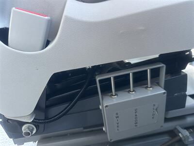 2009 Chrysler Town & Country Touring  HANDICAP WHEELCHAIR ACCESSIBLE VAN - Photo 34 - Sacramento, CA 95821
