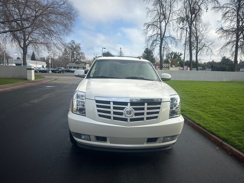 2009 Cadillac Escalade Base photo 3