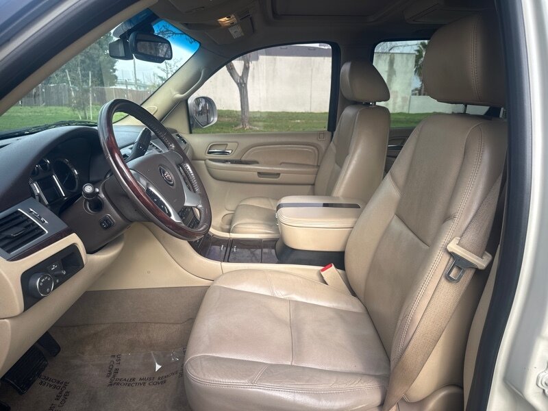 2009 Cadillac Escalade Base photo 20