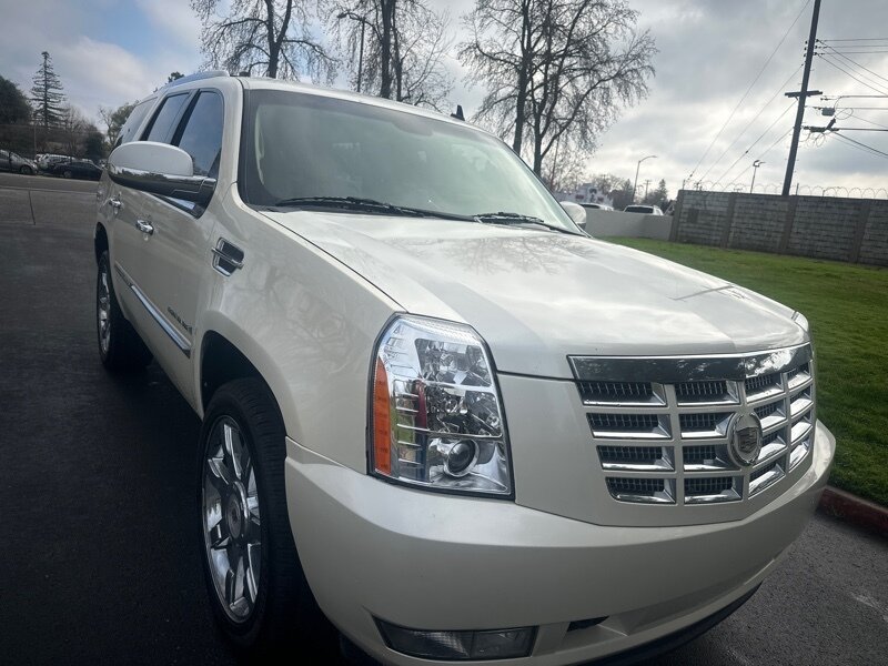 2009 Cadillac Escalade Base photo 16