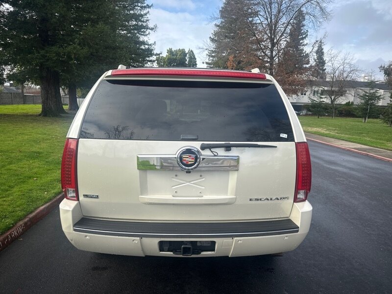 2009 Cadillac Escalade Base photo 9