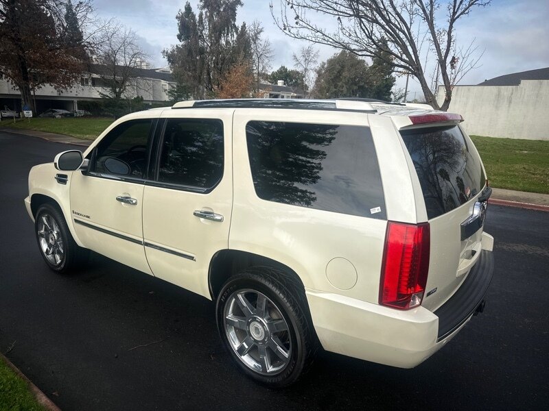 2009 Cadillac Escalade Base photo 12