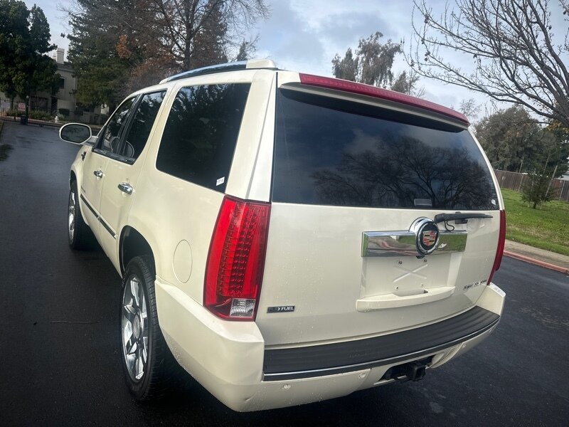 2009 Cadillac Escalade Base photo 11