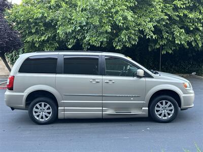 2015 Chrysler Town & Country Touring  HANDICAP WHEELCHAIR ACCESSIBLE VAN - Photo 9 - Sacramento, CA 95821
