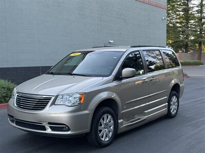 2015 Chrysler Town & Country Touring  HANDICAP WHEELCHAIR ACCESSIBLE VAN - Photo 4 - Sacramento, CA 95821