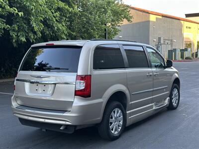 2015 Chrysler Town & Country Touring  HANDICAP WHEELCHAIR ACCESSIBLE VAN - Photo 8 - Sacramento, CA 95821
