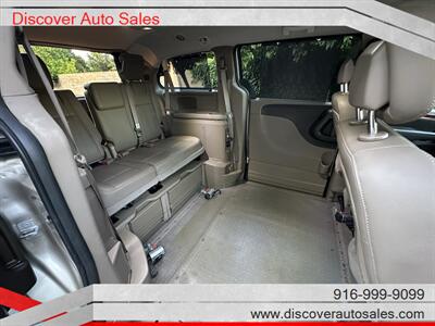 2015 Chrysler Town & Country Touring  HANDICAP WHEELCHAIR ACCESSIBLE VAN - Photo 14 - Sacramento, CA 95821