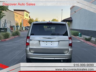 2015 Chrysler Town & Country Touring  HANDICAP WHEELCHAIR ACCESSIBLE VAN - Photo 7 - Sacramento, CA 95821