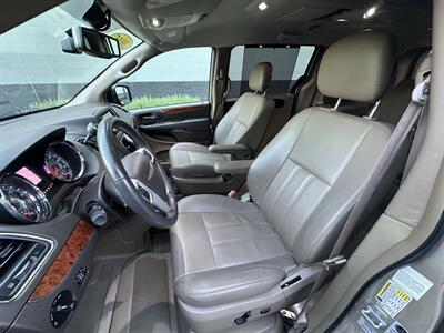 2015 Chrysler Town & Country Touring  HANDICAP WHEELCHAIR ACCESSIBLE VAN - Photo 16 - Sacramento, CA 95821