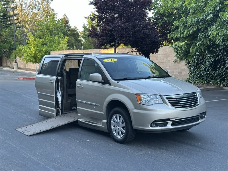 2015 Chrysler Town & Country Touring  HANDICAP WHEELCHAIR ACCESSIBLE VAN