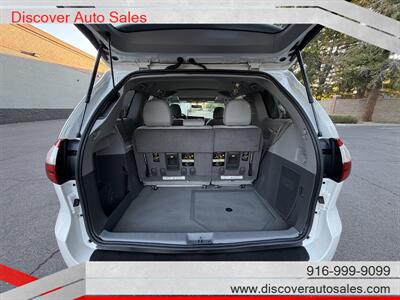 2016 Toyota Sienna XLE 8-Passenger   - Photo 12 - Sacramento, CA 95821