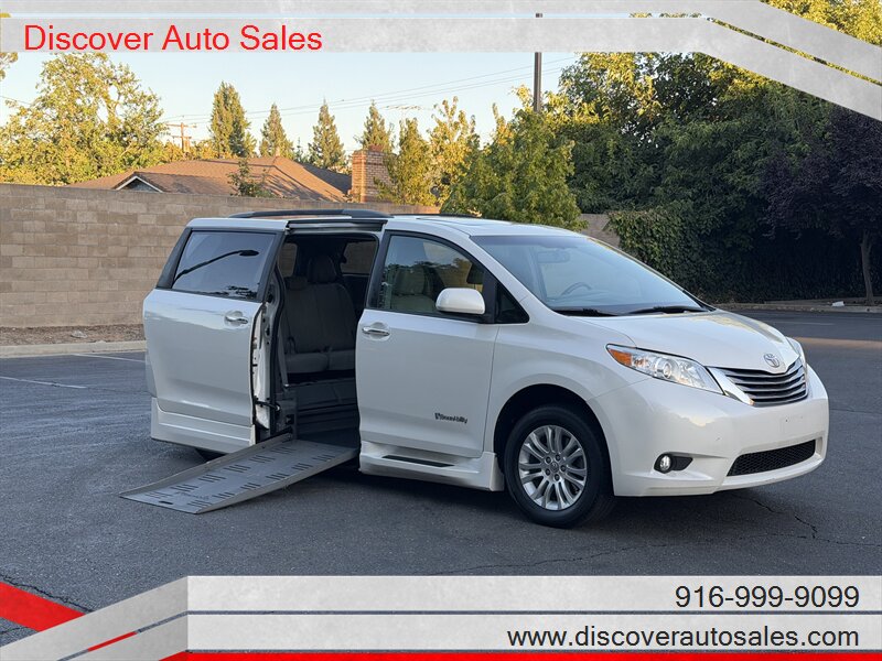 2016 Toyota Sienna XLE 8-Passenger  