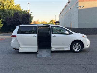 2016 Toyota Sienna XLE 8-Passenger   - Photo 2 - Sacramento, CA 95821