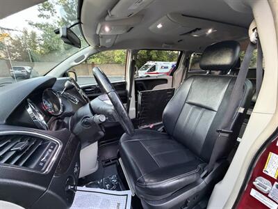 2014 Chrysler Town & Country Touring HANDICAP WHEELCHAIR ACCESSIBLE VAN - Photo 17 - Sacramento, CA 95821