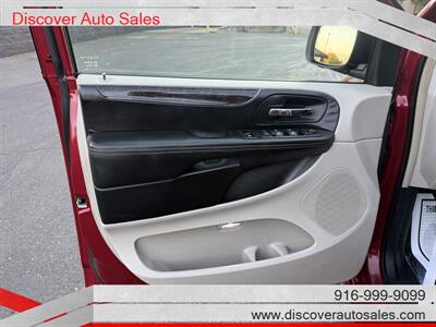 2014 Chrysler Town & Country Touring HANDICAP WHEELCHAIR ACCESSIBLE VAN - Photo 16 - Sacramento, CA 95821