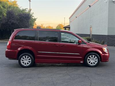 2014 Chrysler Town & Country Touring HANDICAP WHEELCHAIR ACCESSIBLE VAN - Photo 6 - Sacramento, CA 95821