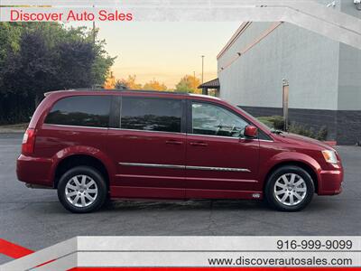2014 Chrysler Town & Country Touring HANDICAP WHEELCHAIR ACCESSIBLE VAN - Photo 6 - Sacramento, CA 95821