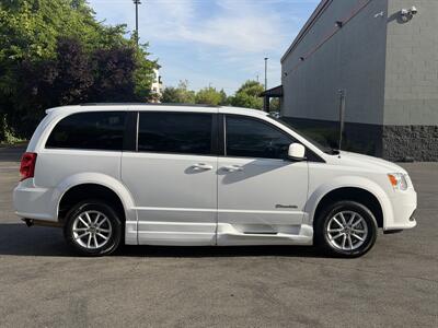 2020 Dodge Grand Caravan SXT HANDICAP WHEELCHAIR ACCESSIBLE VAN - Photo 5 - Sacramento, CA 95821