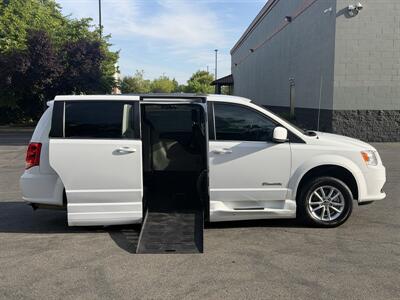 2020 Dodge Grand Caravan SXT HANDICAP WHEELCHAIR ACCESSIBLE VAN - Photo 12 - Sacramento, CA 95821