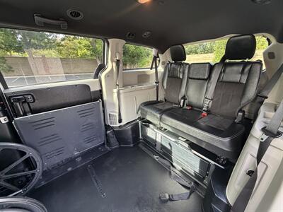 2020 Dodge Grand Caravan SXT HANDICAP WHEELCHAIR ACCESSIBLE VAN - Photo 13 - Sacramento, CA 95821