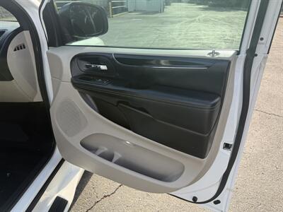 2020 Dodge Grand Caravan SXT HANDICAP WHEELCHAIR ACCESSIBLE VAN - Photo 16 - Sacramento, CA 95821