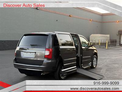 2015 Chrysler Town & Country Touring HANDICAP WHEELCHAIR ACCESSIBLE VAN - Photo 6 - Sacramento, CA 95821