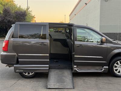 2015 Chrysler Town & Country Touring HANDICAP WHEELCHAIR ACCESSIBLE VAN - Photo 8 - Sacramento, CA 95821