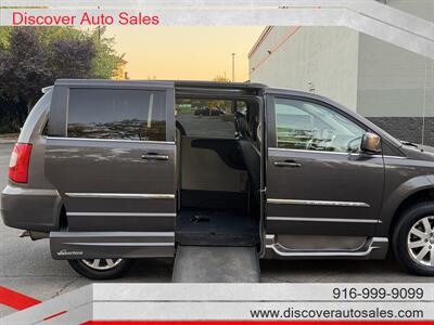 2015 Chrysler Town & Country Touring HANDICAP WHEELCHAIR ACCESSIBLE VAN - Photo 8 - Sacramento, CA 95821