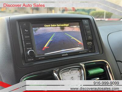 2015 Chrysler Town & Country Touring HANDICAP WHEELCHAIR ACCESSIBLE VAN - Photo 17 - Sacramento, CA 95821